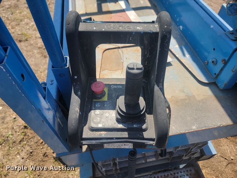 image for item KS9184 2000 Genie GS-1930  scissor lift