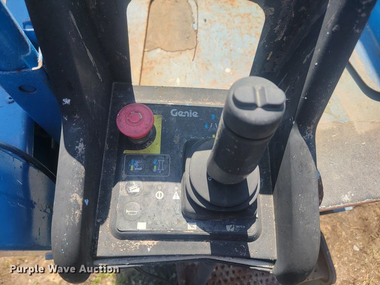 image for item KS9184 2000 Genie GS-1930  scissor lift