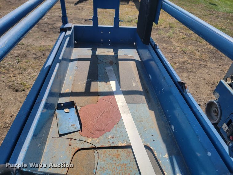 image for item KS9184 2000 Genie GS-1930  scissor lift