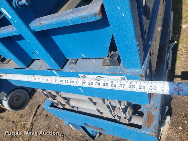 image for item KS9184 2000 Genie GS-1930  scissor lift
