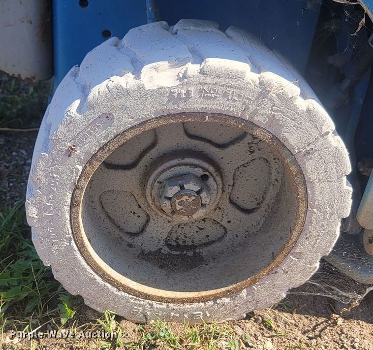 image for item KS9184 2000 Genie GS-1930  scissor lift