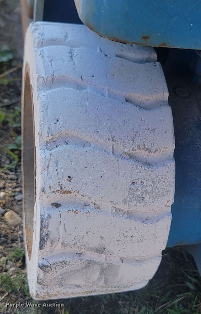 image for item KS9184 2000 Genie GS-1930  scissor lift