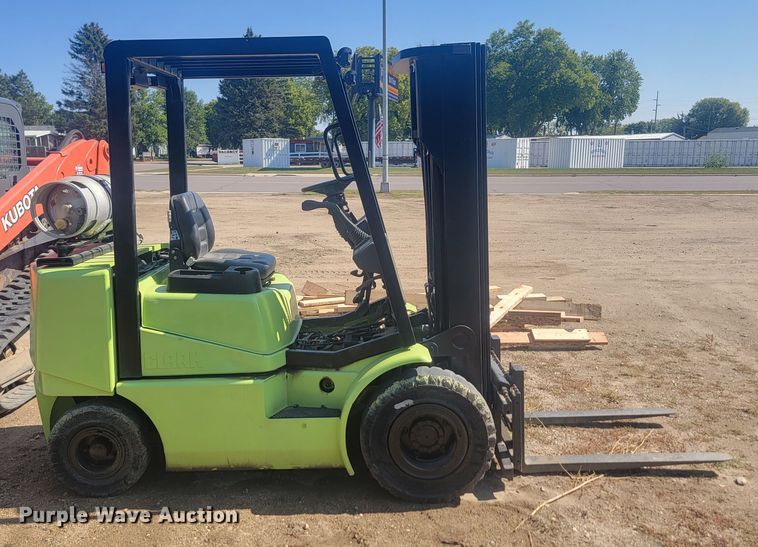 image for item KS9186 Clark CCP25  forklift