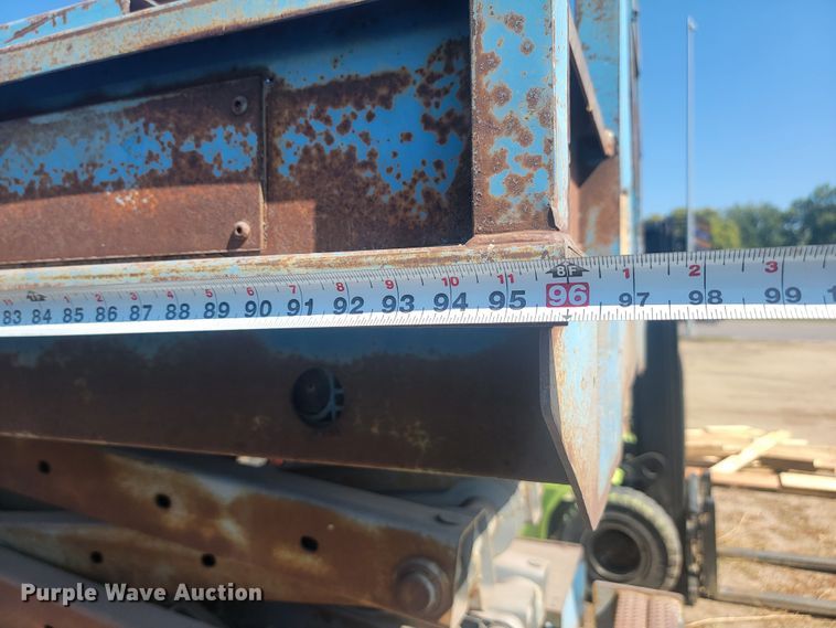 image for item KS9187 1999 Genie GS-3268RT  scissor lift