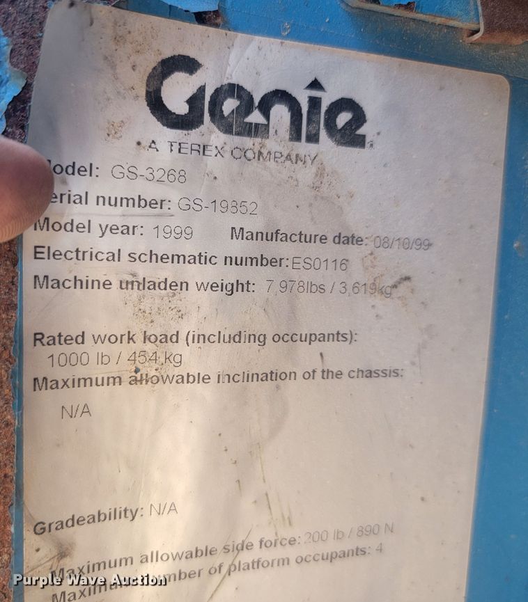 image for item KS9187 1999 Genie GS-3268RT  scissor lift