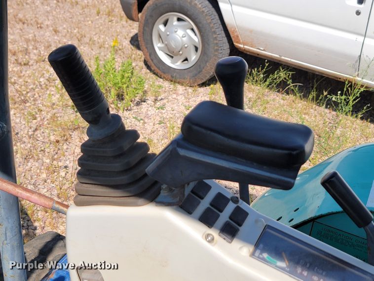 image for item KS9227 2007 IHI 28N2  mini excavator