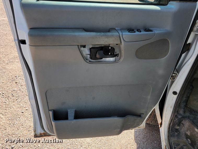 image for item KS9228 2006 Ford E250  van