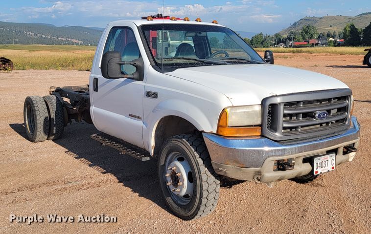 image for item KS9230 2000 Ford F550 XL Super Duty  truck cab and chassis