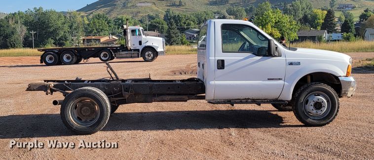 image for item KS9230 2000 Ford F550 XL Super Duty  truck cab and chassis