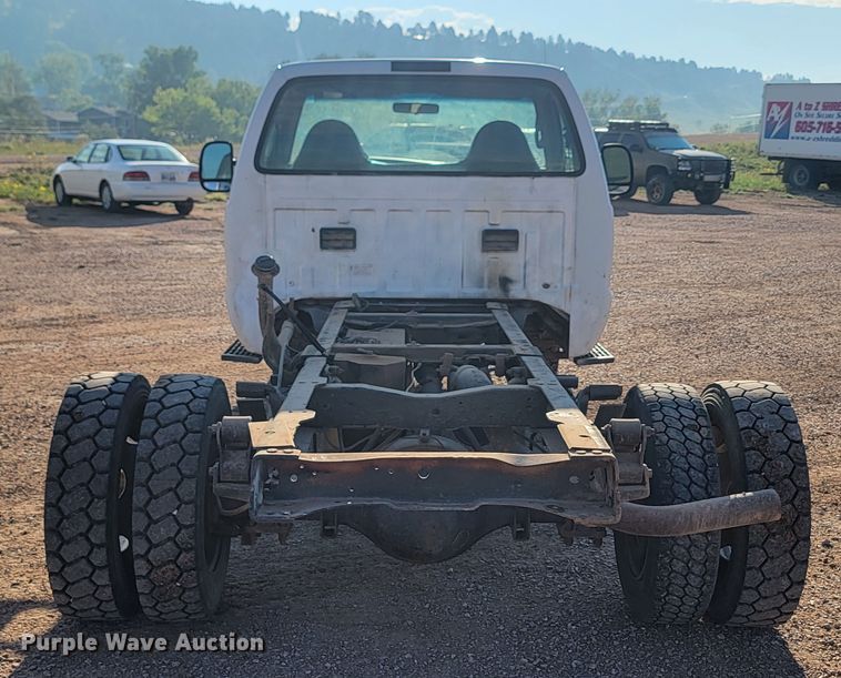 image for item KS9230 2000 Ford F550 XL Super Duty  truck cab and chassis