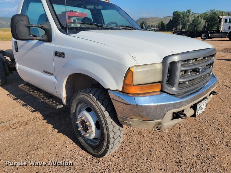 image for item KS9230 2000 Ford F550 XL Super Duty  truck cab and chassis