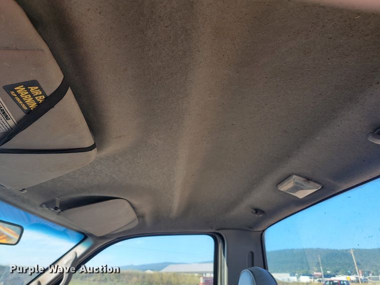 image for item KS9230 2000 Ford F550 XL Super Duty  truck cab and chassis