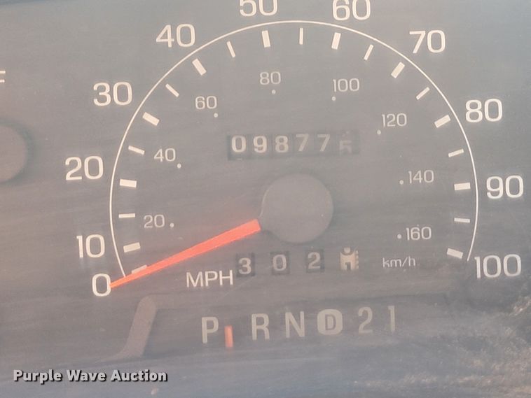 image for item KS9230 2000 Ford F550 XL Super Duty  truck cab and chassis