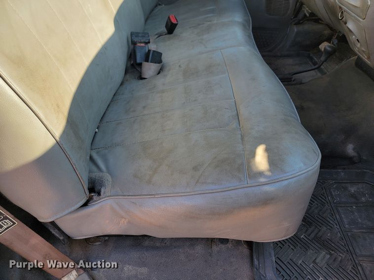 image for item KS9230 2000 Ford F550 XL Super Duty  truck cab and chassis