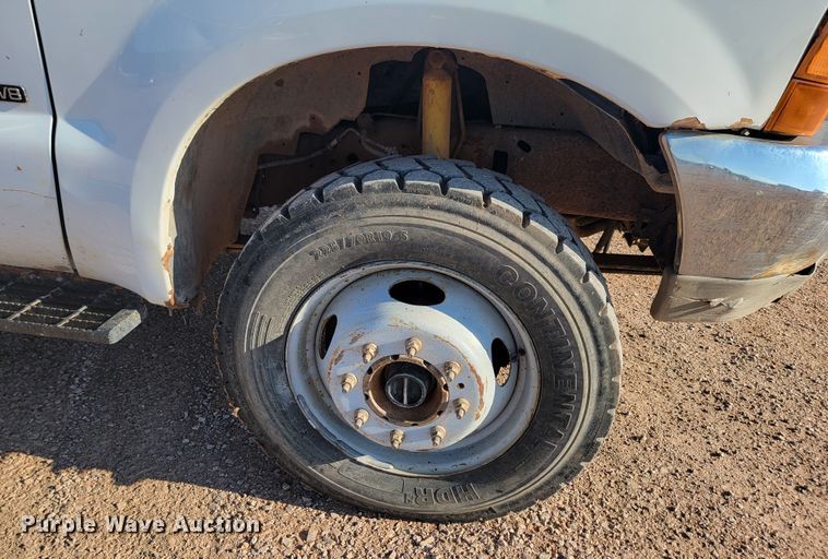 image for item KS9230 2000 Ford F550 XL Super Duty  truck cab and chassis