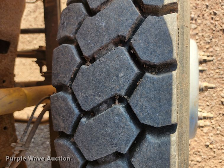 image for item KS9230 2000 Ford F550 XL Super Duty  truck cab and chassis