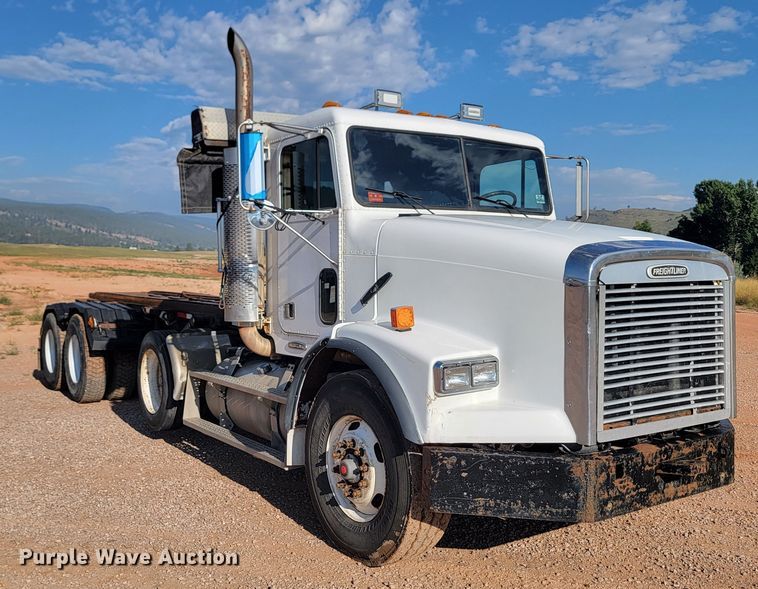 image for item KS9231 1999 Freighliner  roll-off container truck