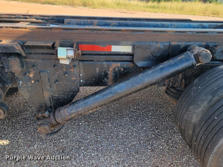 image for item KS9231 1999 Freighliner  roll-off container truck