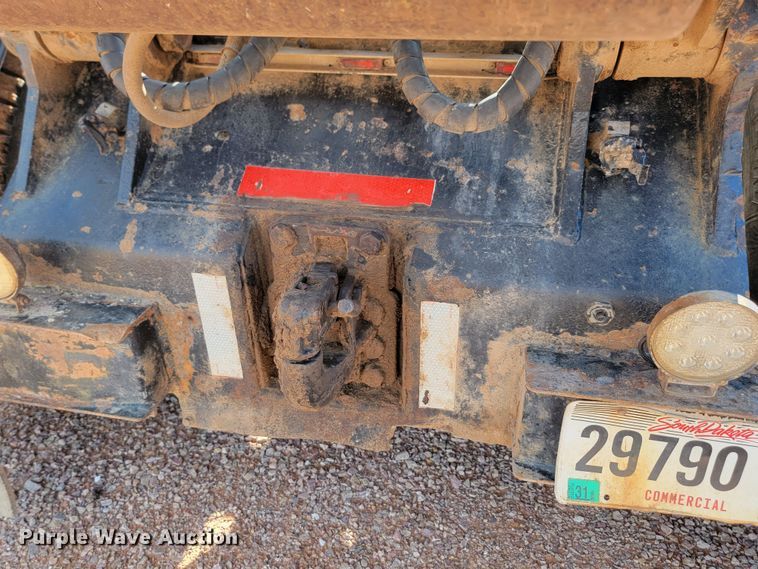 image for item KS9231 1999 Freighliner  roll-off container truck