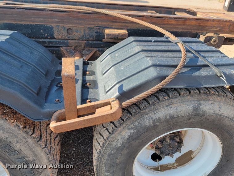 image for item KS9231 1999 Freighliner  roll-off container truck