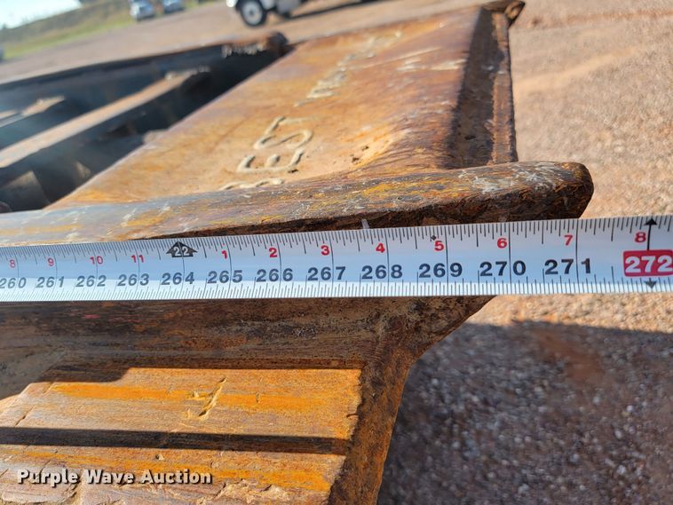 image for item KS9231 1999 Freighliner  roll-off container truck