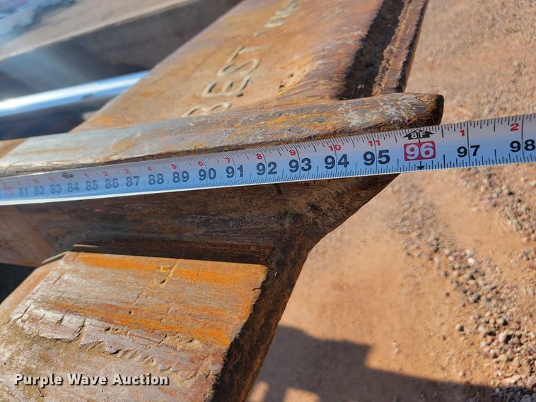 image for item KS9231 1999 Freighliner  roll-off container truck