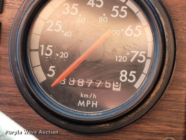 image for item KS9231 1999 Freighliner  roll-off container truck