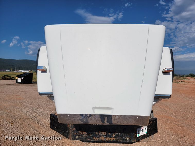 image for item KS9231 1999 Freighliner  roll-off container truck