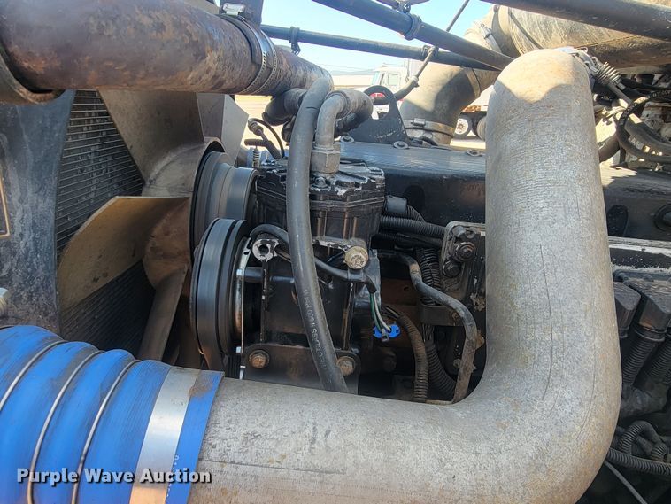 image for item KS9231 1999 Freighliner  roll-off container truck