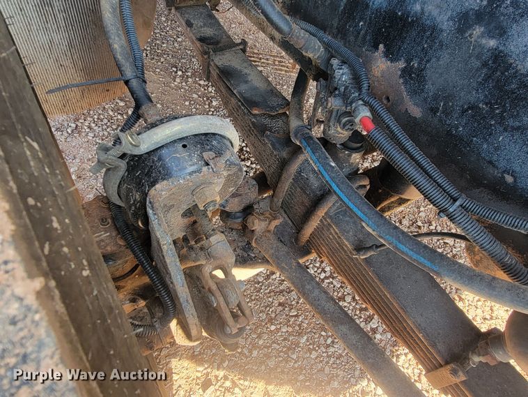 image for item KS9231 1999 Freighliner  roll-off container truck