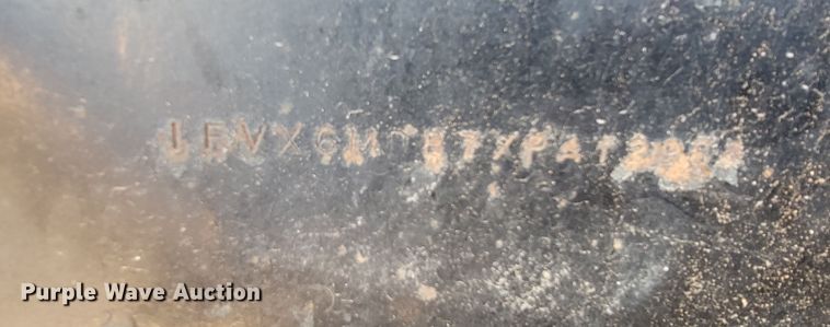 image for item KS9231 1999 Freighliner  roll-off container truck