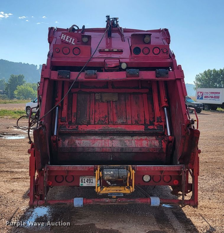 image for item KS9232 2013 Peterbilt PB337  refuse truck