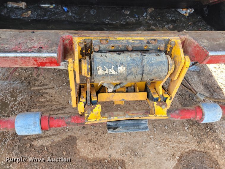 image for item KS9232 2013 Peterbilt PB337  refuse truck