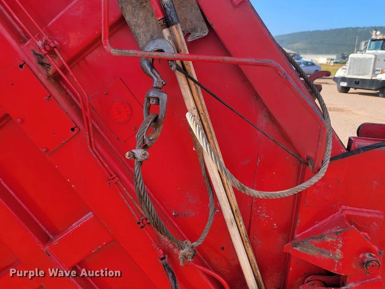 image for item KS9232 2013 Peterbilt PB337  refuse truck