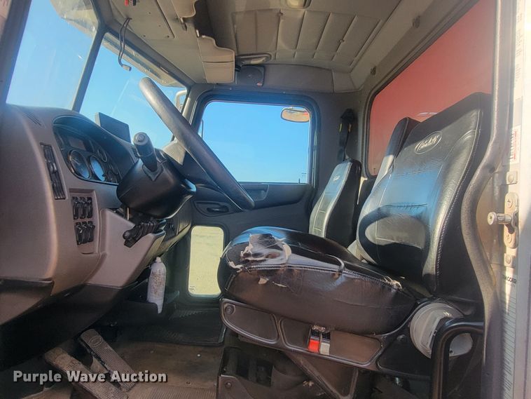 image for item KS9232 2013 Peterbilt PB337  refuse truck