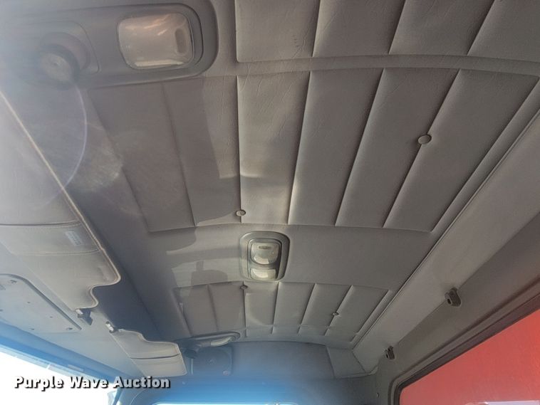 image for item KS9232 2013 Peterbilt PB337  refuse truck