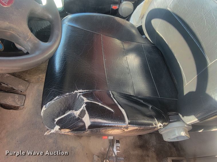 image for item KS9232 2013 Peterbilt PB337  refuse truck