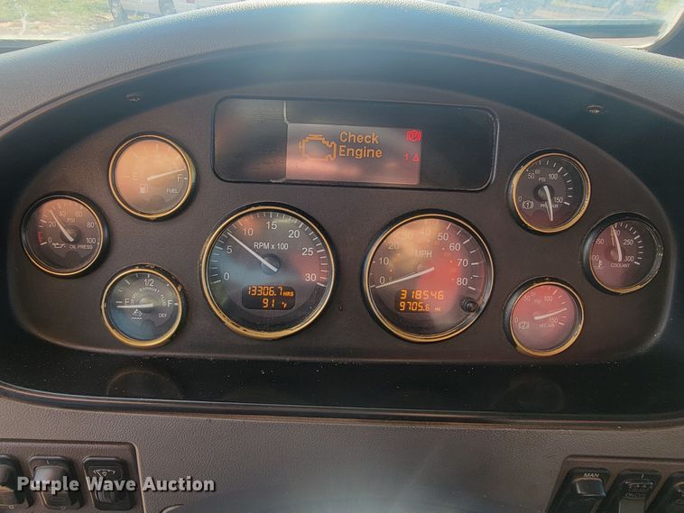 image for item KS9232 2013 Peterbilt PB337  refuse truck