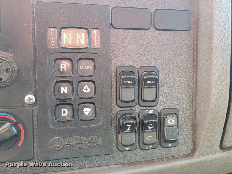 image for item KS9232 2013 Peterbilt PB337  refuse truck