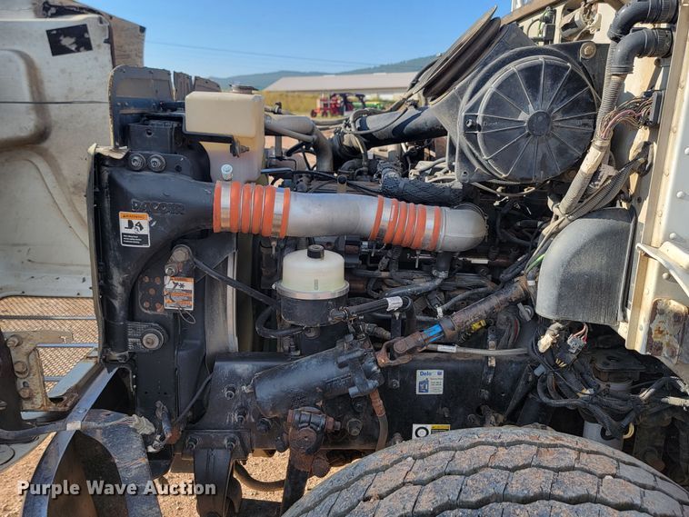 image for item KS9232 2013 Peterbilt PB337  refuse truck