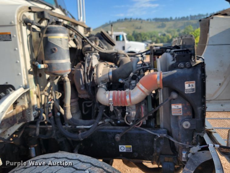 image for item KS9232 2013 Peterbilt PB337  refuse truck