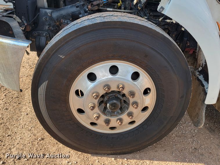 image for item KS9232 2013 Peterbilt PB337  refuse truck