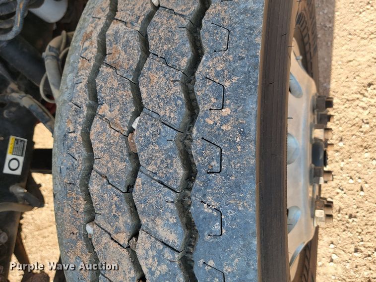 image for item KS9232 2013 Peterbilt PB337  refuse truck