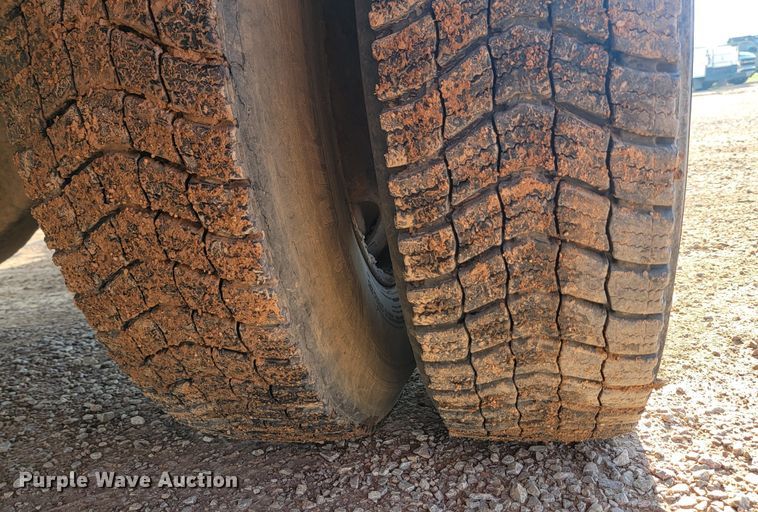 image for item KS9232 2013 Peterbilt PB337  refuse truck