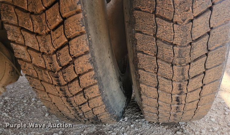 image for item KS9232 2013 Peterbilt PB337  refuse truck