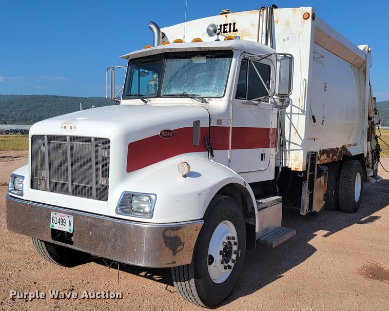 image for item KS9233 2004 Peterbilt 330  refuse truck