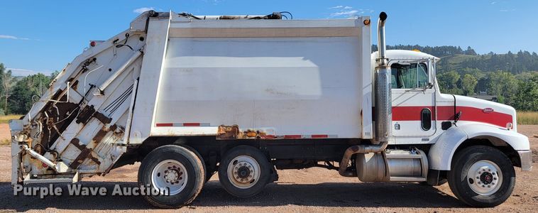 image for item KS9233 2004 Peterbilt 330  refuse truck