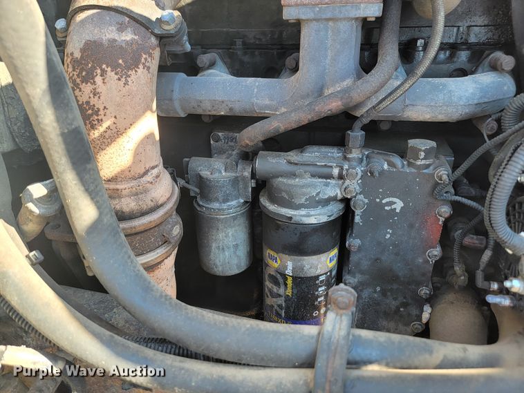 image for item KS9233 2004 Peterbilt 330  refuse truck