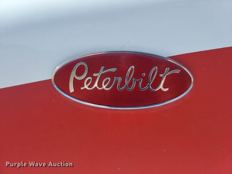 image for item KS9233 2004 Peterbilt 330  refuse truck