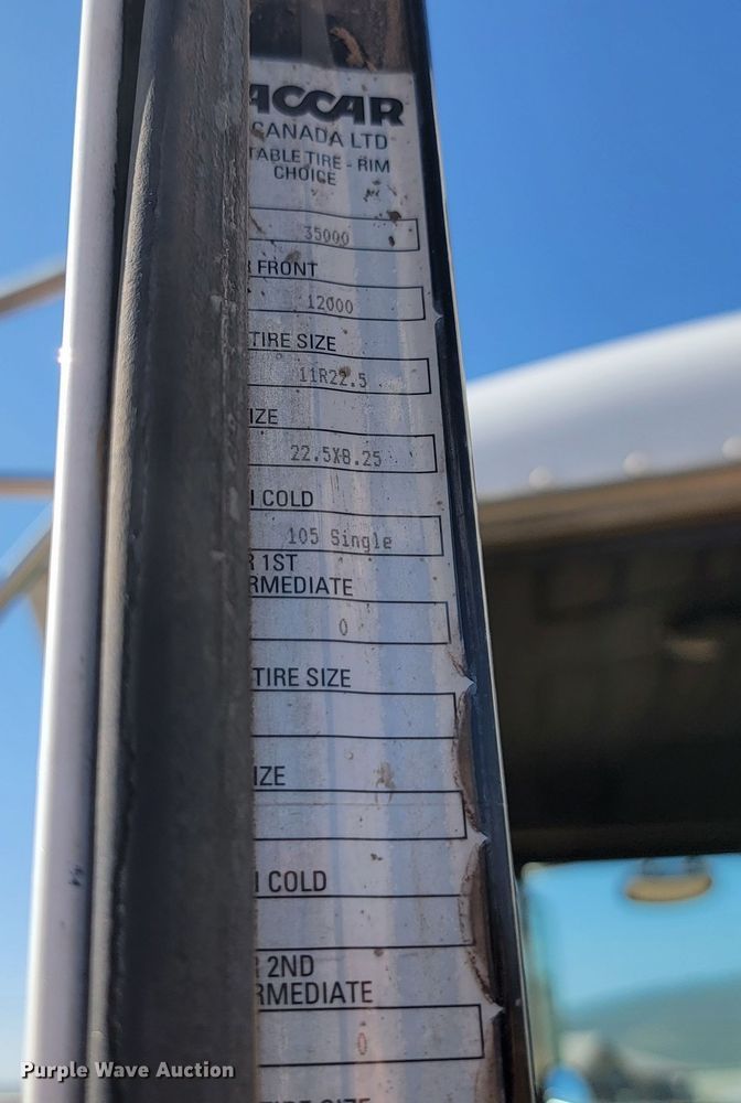 image for item KS9233 2004 Peterbilt 330  refuse truck